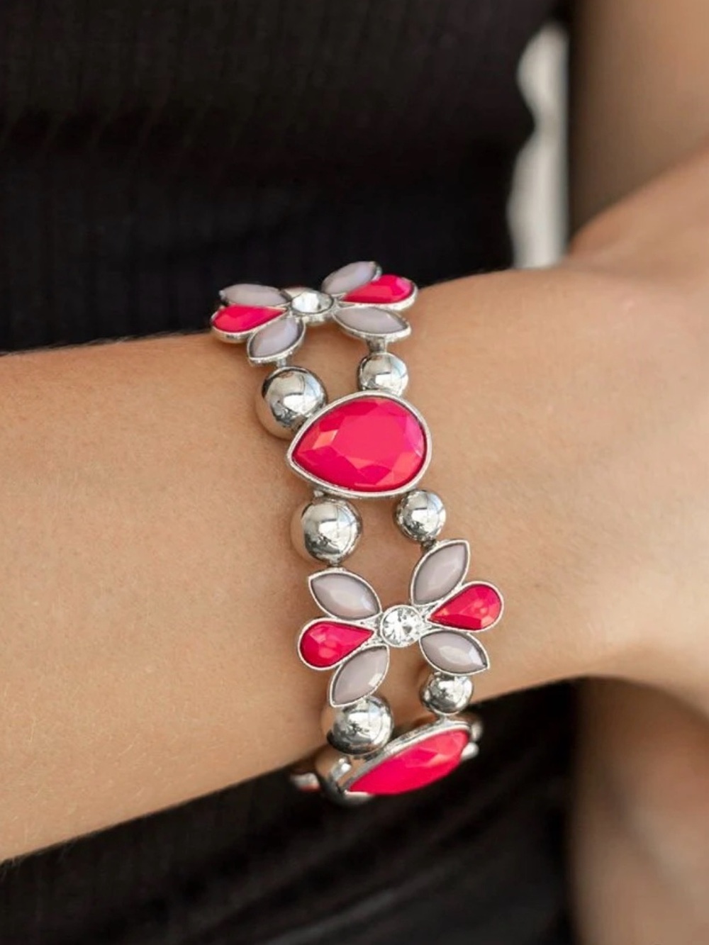 Paparazzi Bracelet ~ Fabulously Flourishing - Pink